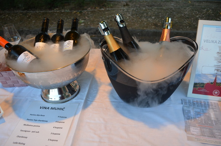 Večer vina, penine in glasbe